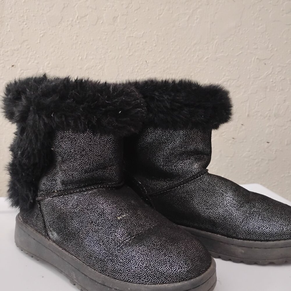 Faux fur lined boots